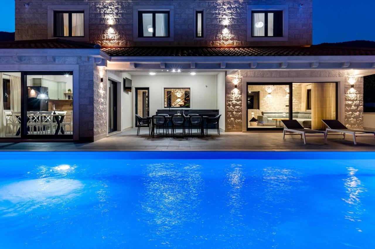 Neven: Luxury With Heated Pool And Wine Cellar *